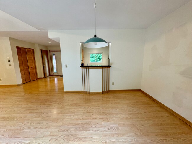 Building Photo - 113 Penny Ln