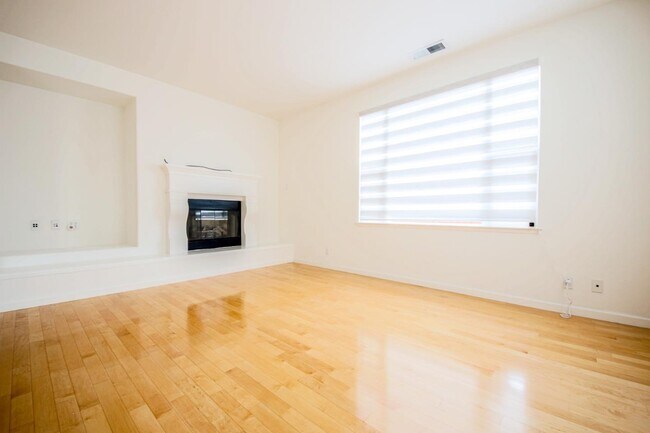 Building Photo - 3323 Bastille Ct