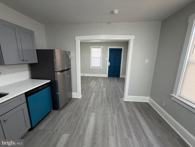 Foto del edificio - 244 Mansion Ave