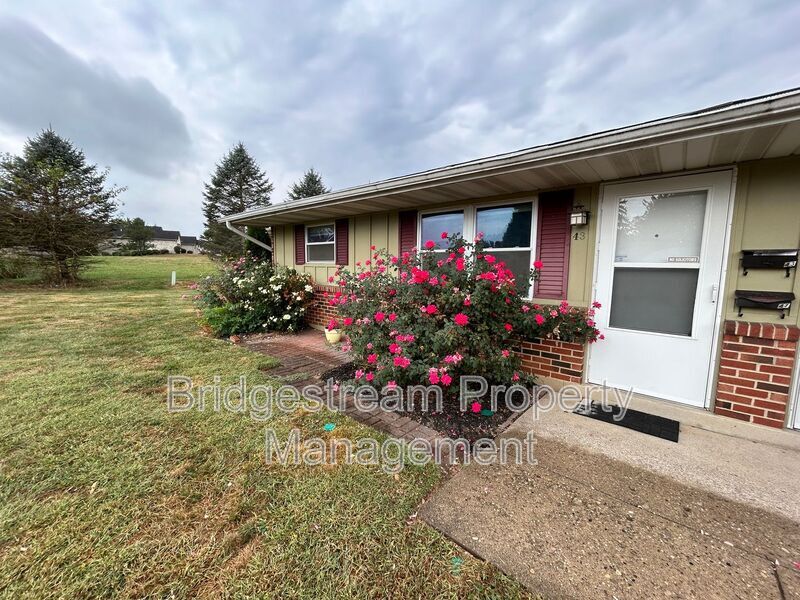 Photo - 43 Candlewood Ct