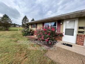 Building Photo - 43 Candlewood Ct