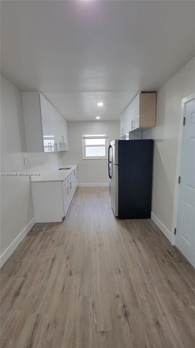 Foto del edificio - 1533 Jefferson Ave