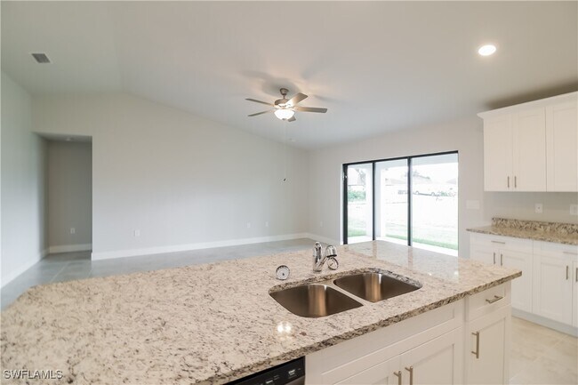 Foto del edificio - 1005 Angelo Ave