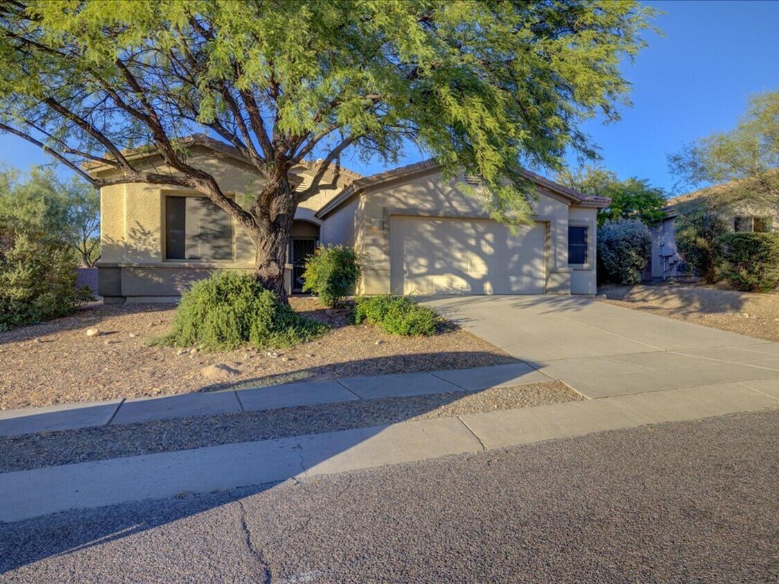 3 Bedroom 2 Bath House Rental in Vail, AZ