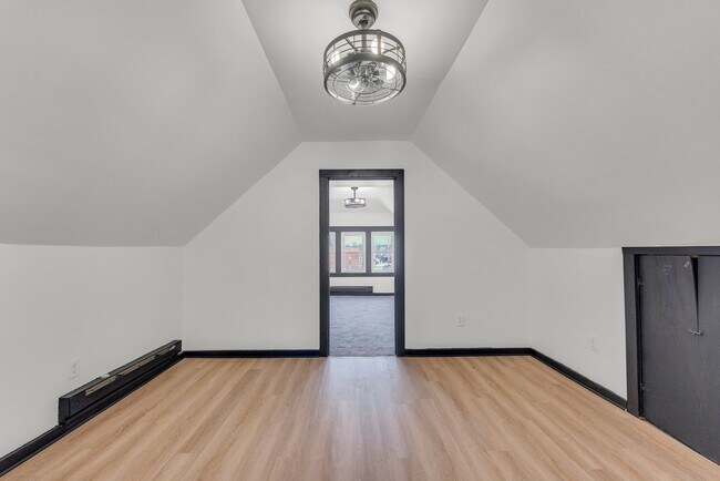 Building Photo - 246 E 156th St