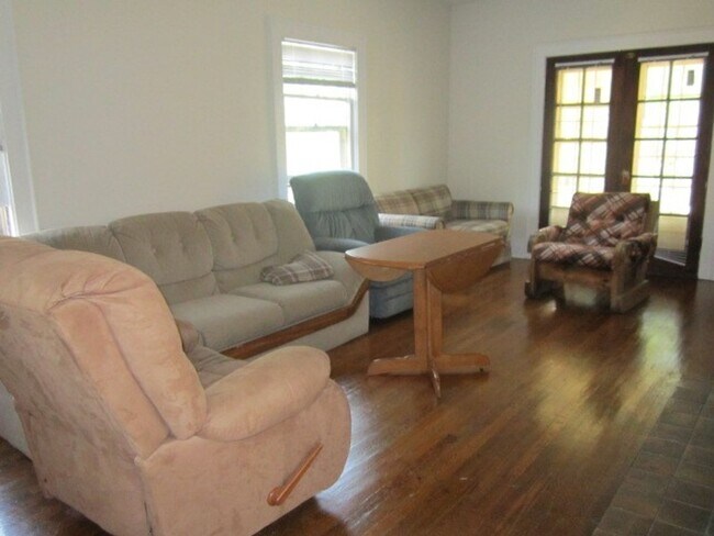 Foto del edificio - 620 Euclid Ave