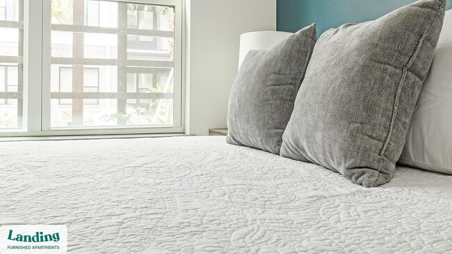 Foto del edificio - 944 Broadcast Pl