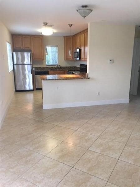 Foto del edificio - 410 SW 15th St