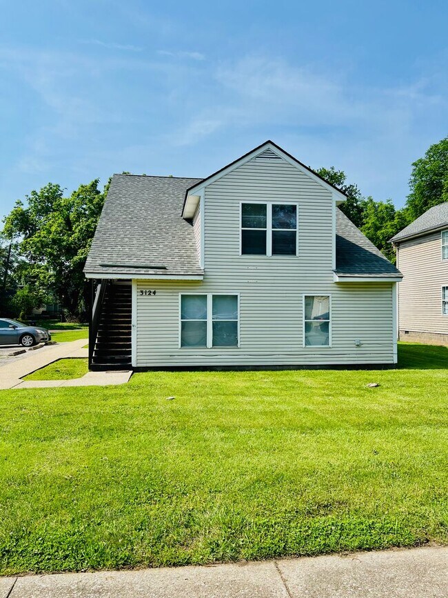 Building Photo - First floor 1 bedroom in West Louisville! Section 8 Accepted