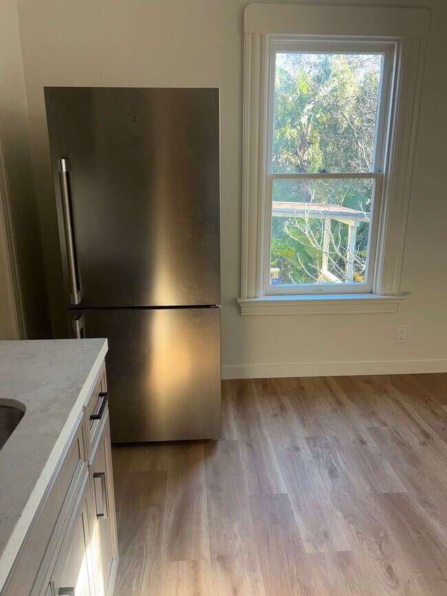 Foto del edificio - 848 E 28th St