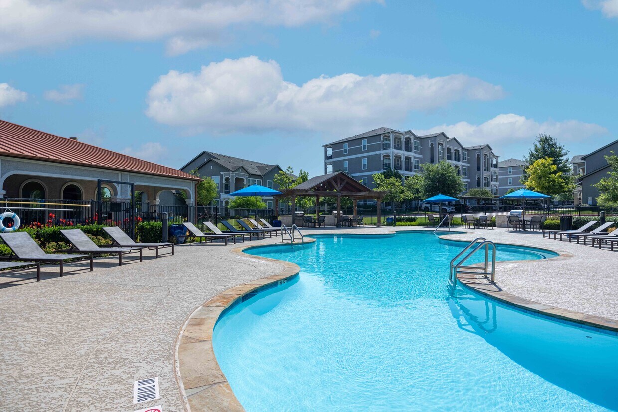 Century Travesia Apartments in Austin, TX