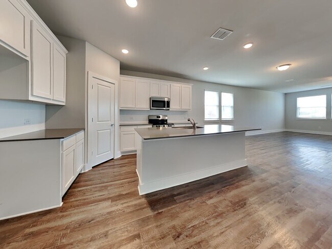 Building Photo - 1420 Marvin Gardens