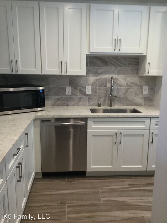 Building Photo - 2 br, 1.5 bath House - 1365 Tree Garden Place