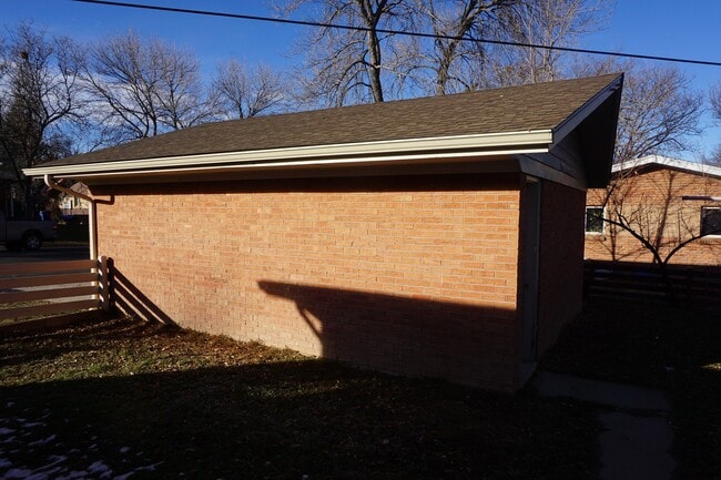 Building Photo - 897 W Prentice Pl