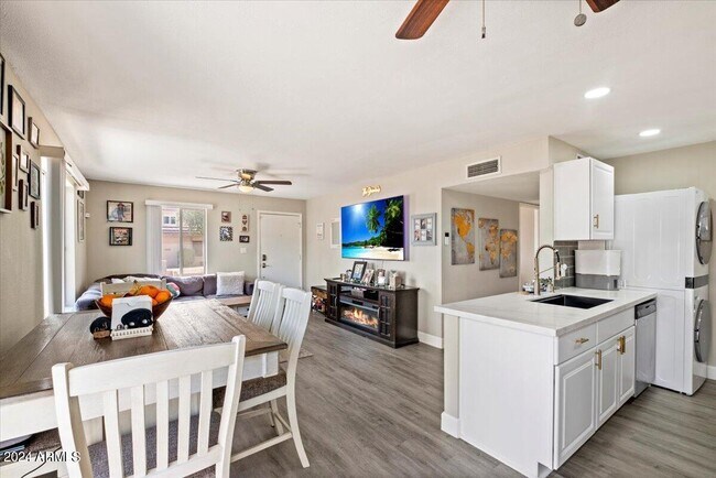Building Photo - 17034 E Calle Del Oro