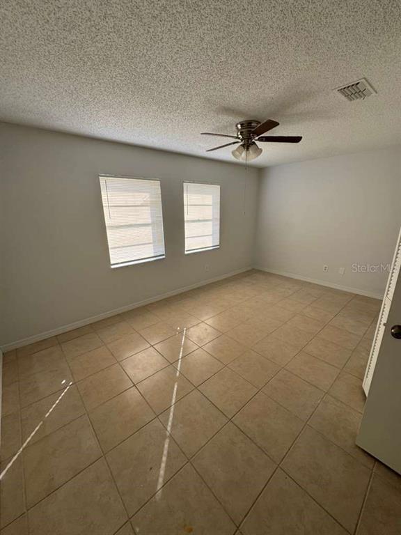 Foto del edificio - 6913 Longmeade Ln