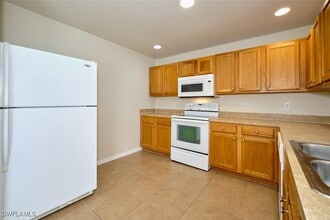 Building Photo - 1707 SW 4th Pl