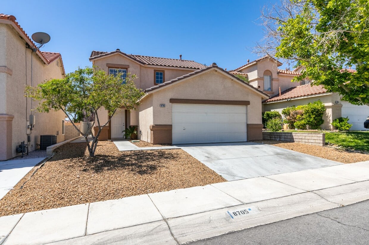 Foto principal - Stunning 4 bedroom, 2.5 bathroom