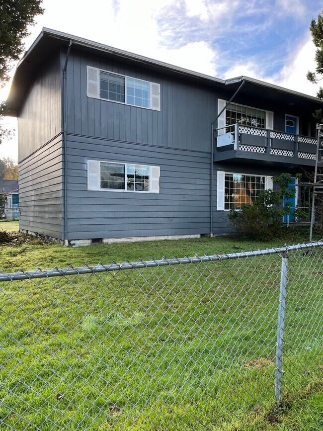 Unit 1 of 4 - 1121 Randall St