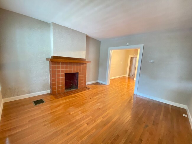 Foto del edificio - Indianola Ave 2567-2569 WACPM