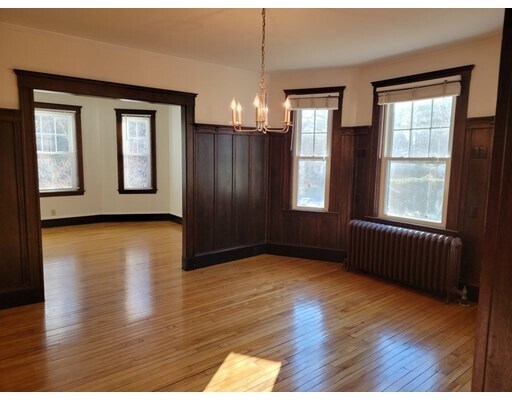 Building Photo - 92 Oak Ave