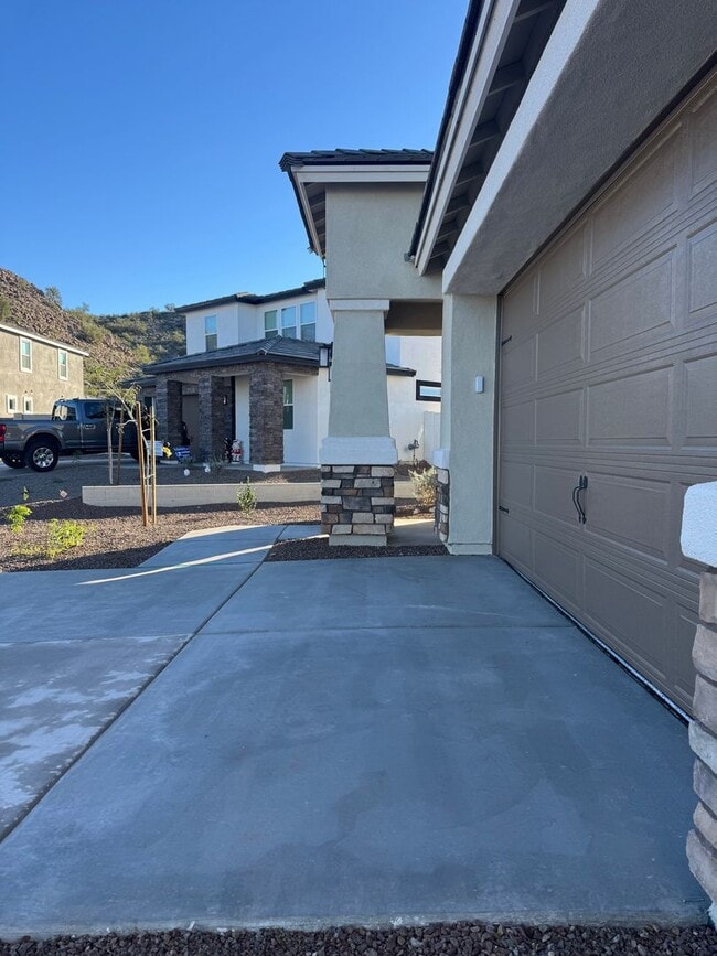 Foto del edificio - 4 BEDROOM HOME IN ALORAVITA IN PEORIA