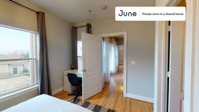 Foto del edificio - Room in Shared 4 bed/4 bath home