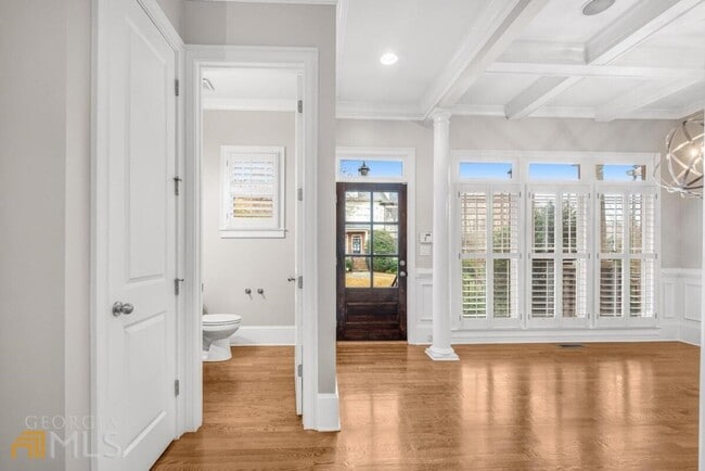 Building Photo - 250 Mystic Ridge Hill