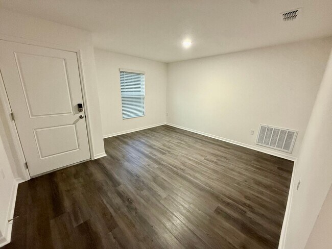 Foto del edificio - **Move-In-Special** Brand New 4-Bedroom Home in Poinciana – Available Now!