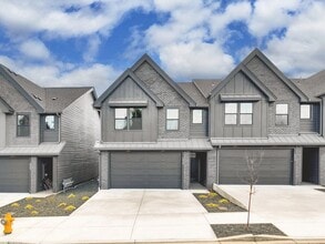 Building Photo - 6825 NE 132nd Way