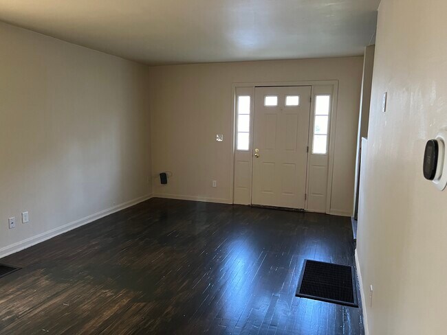 Foto del edificio - 2348 E 37th St