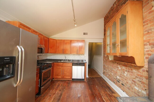 Building Photo - 935 N. 5th St