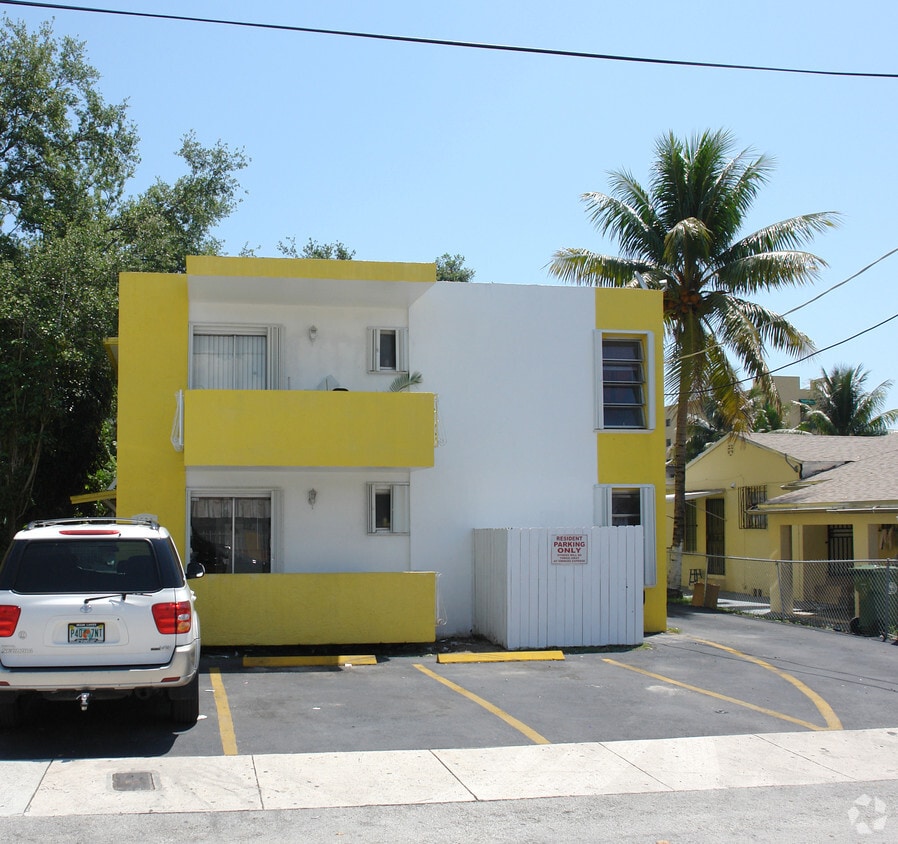 Building Photo - 1523 NW 16th Ave