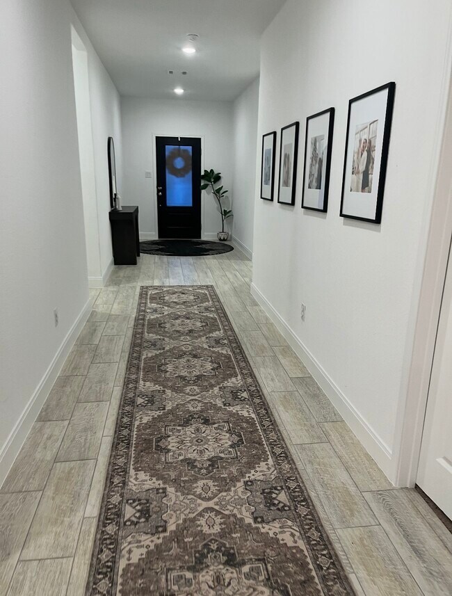 Entrada 3 de 4 - 6615 Morgan Path