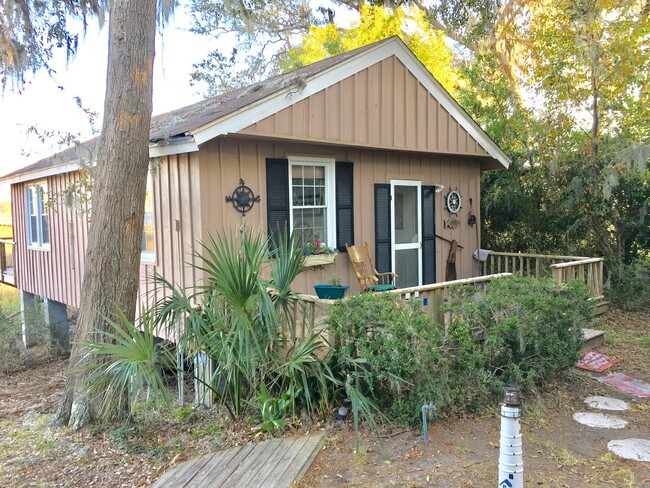 Building Photo - 2427 Pigeon Point Rd