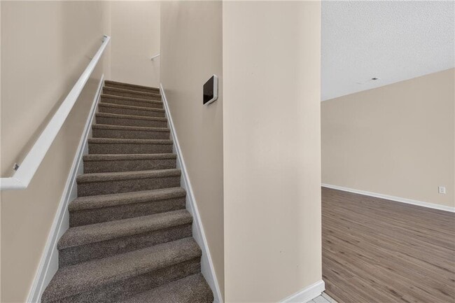 Building Photo - 1471 Riverrock Trail SW