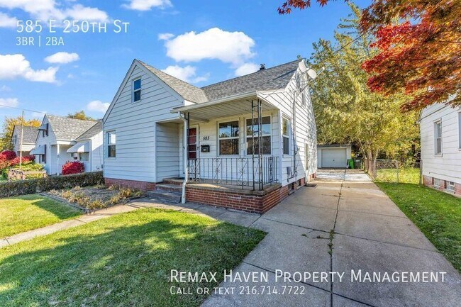 Building Photo - 585 E 250, Euclid - Spacious 3 bedrooms 1....