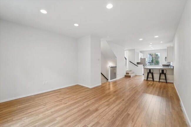 Foto del edificio - 2 bedroom in Mountlake Terrace WA 98043
