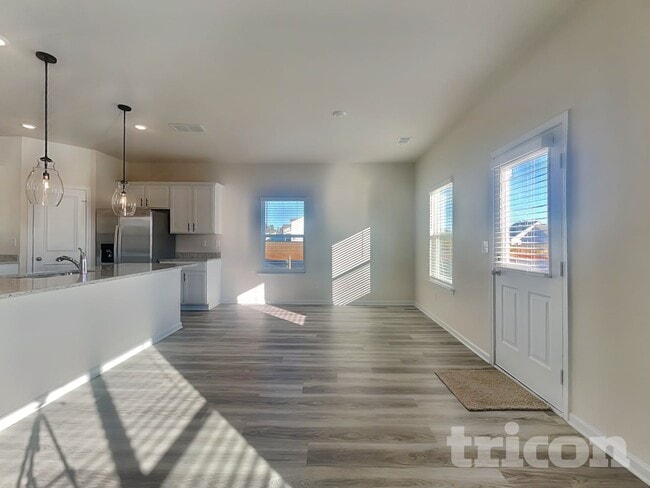 Building Photo - 126 Avondale Blvd SE