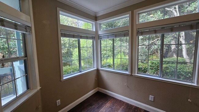 Building Photo - GORGEOUS AND SERENE Private 2BD/2BA Pleasa...