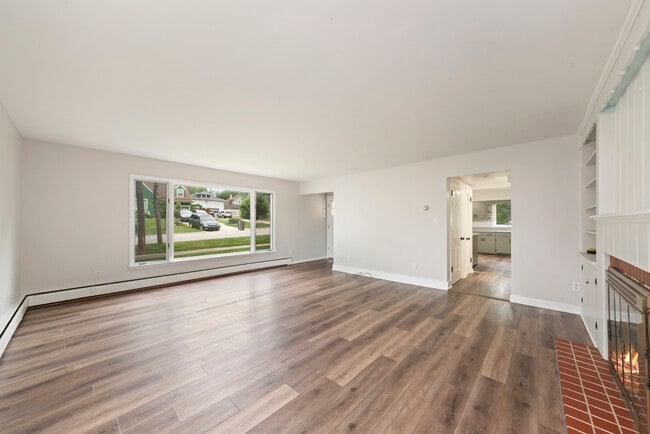 Building Photo - 407 S Hamilton St