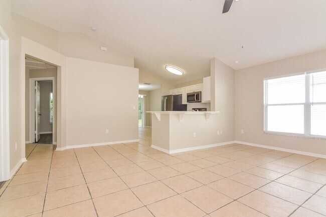 Foto del edificio - 5814 Tanagerlake Rd