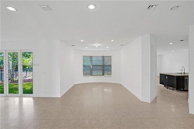 Building Photo - 3547 Forest View Cir