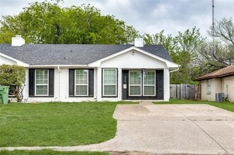 Building Photo - 519 Gibbins Ct