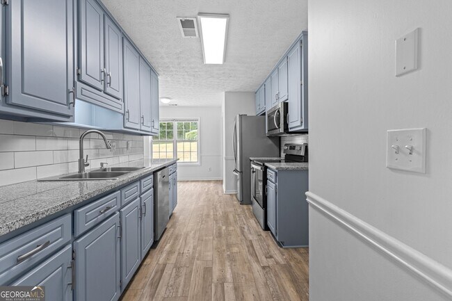 Foto del edificio - 484 Creek Crossing Ct