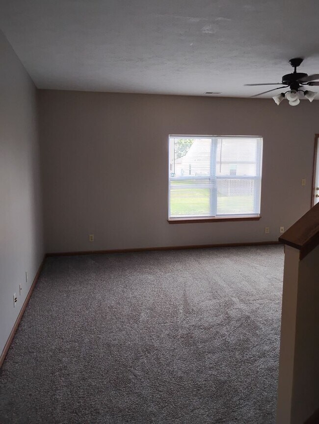 Foto del edificio - 3296 Hopkins Dr