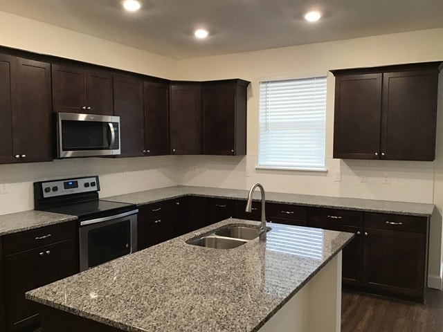 Building Photo - 2401 E Wild Horse Way