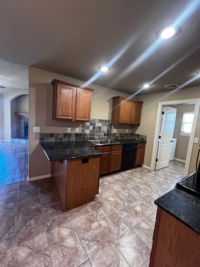 Foto del edificio - ** COMING SOON** Beautiful Home In Clabber Creek Subdivision. Lawn maintenance included!!