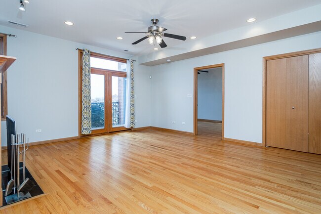 Building Photo - 641 E Pershing Rd