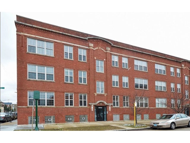 Primary Photo - 3205 W George St